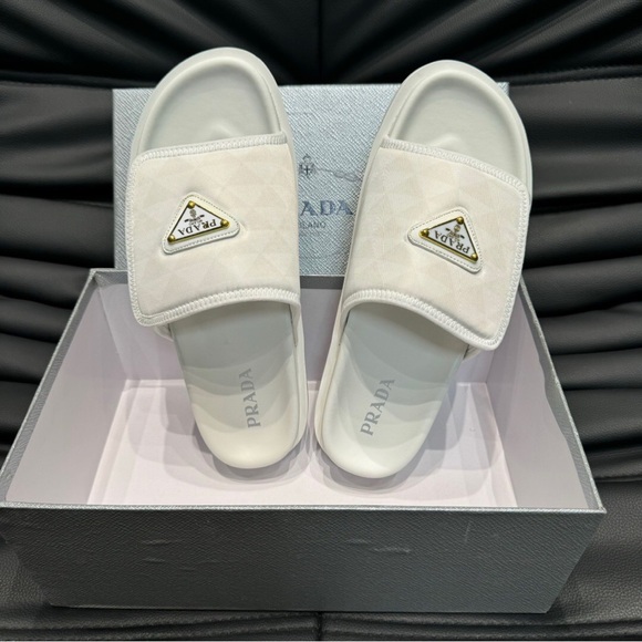 Prada women's casual slippers - Picture 2 of 5